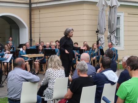 Koncert pihalnega orkestra v Grajskem parku (6)